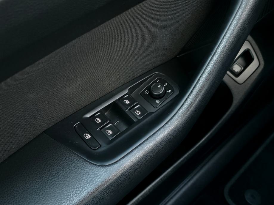 Volkswagen Passat 2.0TDI Business DSG LED•ACC•LANE•KAMER•NAVI•PDC360, fotografija 14