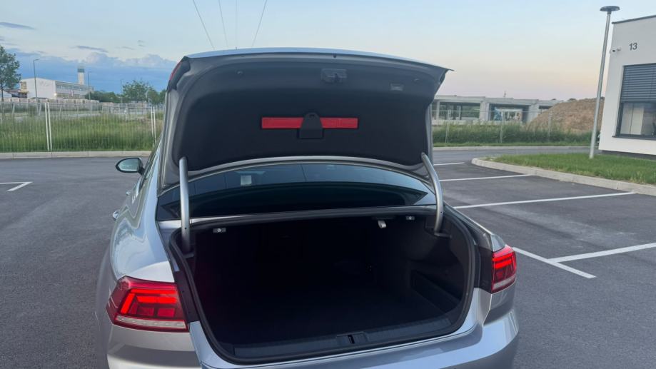 Volkswagen Passat 2.0Tdi , Business , SAMO 73,000km, fotografija 13