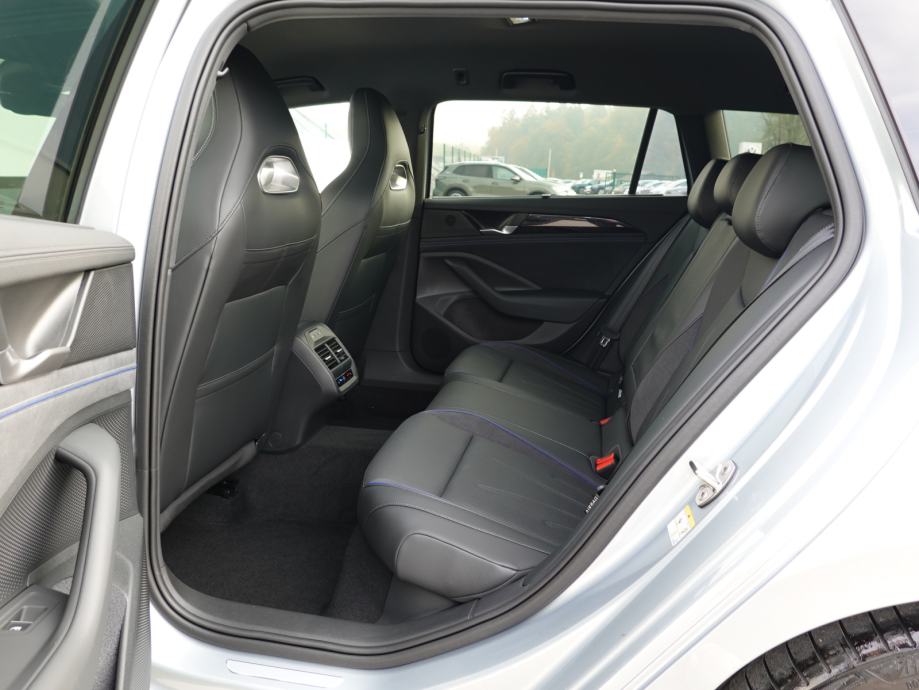 Volkswagen Passat Variant 2.0 TDI 4M R-Line DSG+MATRIX+DCC+360+WEBASTO, fotografija 10