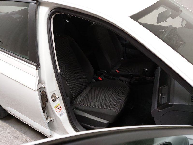 Volkswagen Polo 1.0 TSI Trendline, fotografija 10