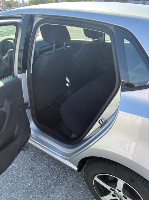 VOLKSWAGEN Polo 1,6 TDI TRENDLINE - REGISTRIRAN 3/2027, fotografija 9