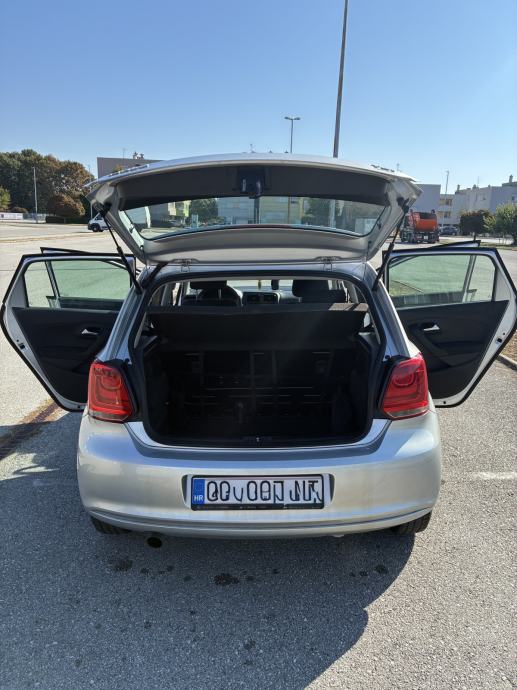 VOLKSWAGEN Polo 1,6 TDI TRENDLINE - REGISTRIRAN 3/2027, fotografija 8