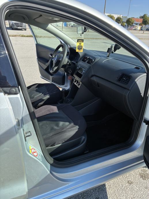 VOLKSWAGEN Polo 1,6 TDI TRENDLINE - REGISTRIRAN 3/2027, fotografija 10