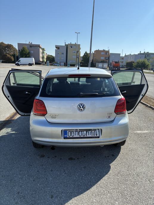 VOLKSWAGEN Polo 1,6 TDI TRENDLINE - REGISTRIRAN 3/2027, fotografija 3