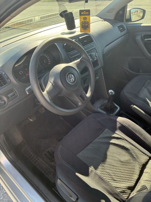 VOLKSWAGEN Polo 1,6 TDI TRENDLINE - REGISTRIRAN 3/2027, fotografija 12