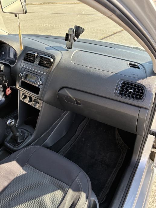 VOLKSWAGEN Polo 1,6 TDI TRENDLINE - REGISTRIRAN 3/2027, fotografija 4
