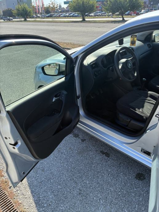 VOLKSWAGEN Polo 1,6 TDI TRENDLINE - REGISTRIRAN 3/2027, fotografija 11