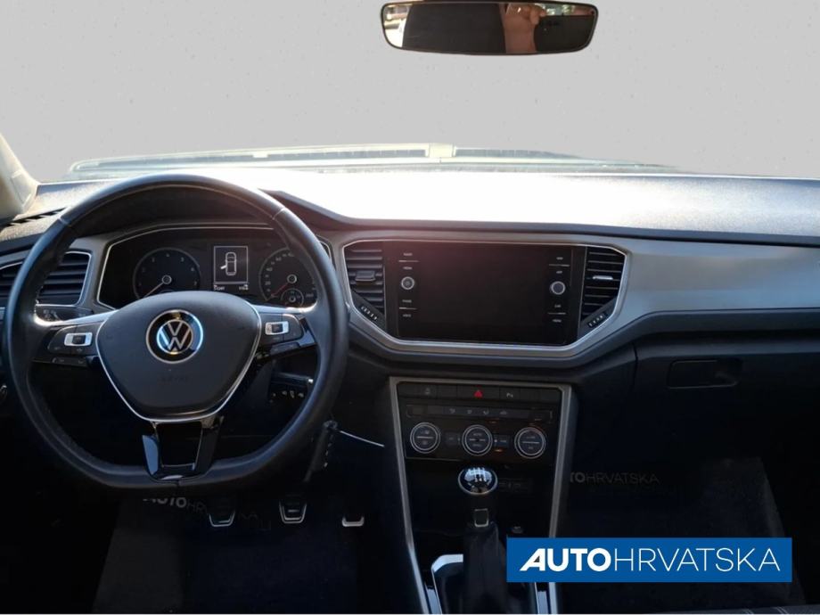 VOLKSWAGEN T-ROC 1.0 TSI DESIGN, 18.990,00 €, fotografija 9