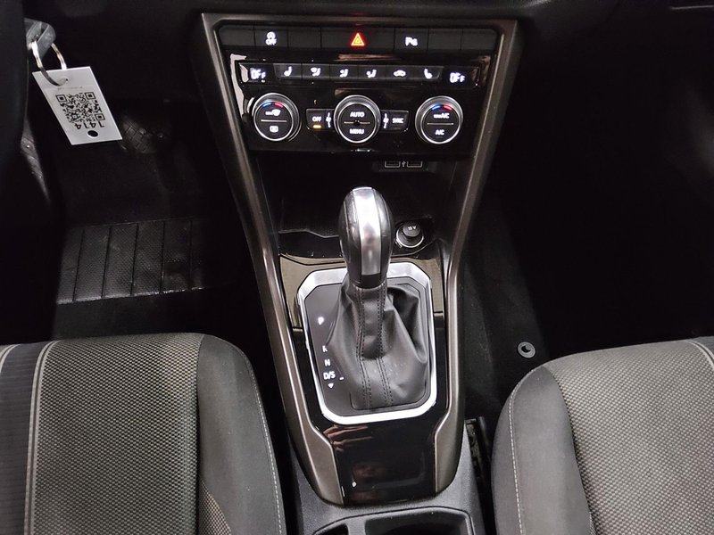 Volkswagen T-Roc 2.0 TDI automatik • ACC • AHK, fotografija 6
