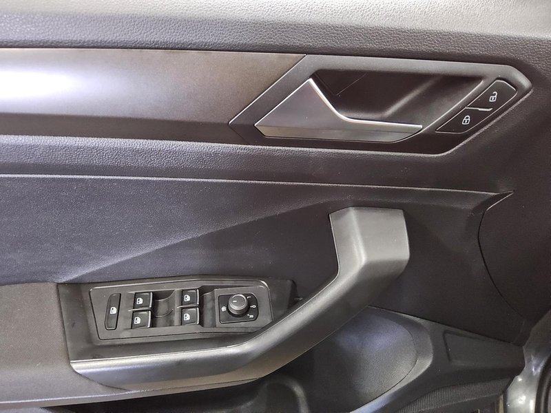 Volkswagen T-Roc 2.0 TDI automatik • ACC • AHK, fotografija 9