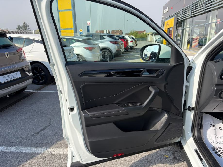 VOLKSWAGEN T-ROC R-LINE 1,0 TSI *LEASING BEZ UČEŠĆA*, fotografija 17