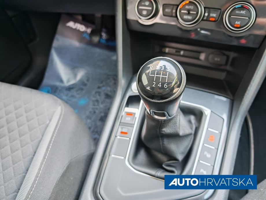 VOLKSWAGEN TIGUAN 2,0 TDI TRENDLINE PLUS - Jamstvo 15 mjeseci, 15.900,, fotografija 17