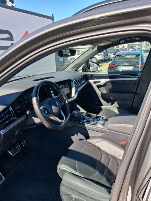 Volkswagen Touareg 3.0 V6 TDI 4MOTION R-Line, fotografija 6