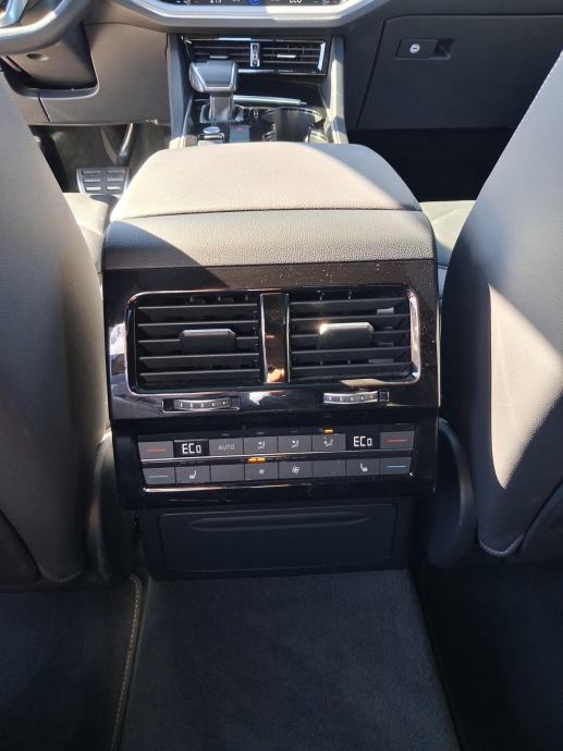 Volkswagen Touareg 3.0 V6 TDI 4MOTION R-Line, fotografija 8