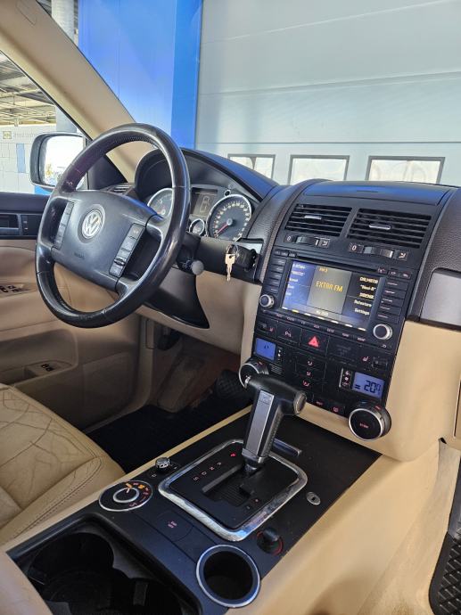 VOLKSWAGEN TOUAREG 3.0 V6 TDI-AUTOMATIK-ŠIBER-270 000KM-REG 3/2027 **6, fotografija 7