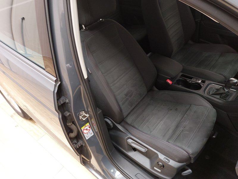 Volkswagen Touran 2.0 TDI Comfortline automatik • ACC • Full LED, fotografija 10