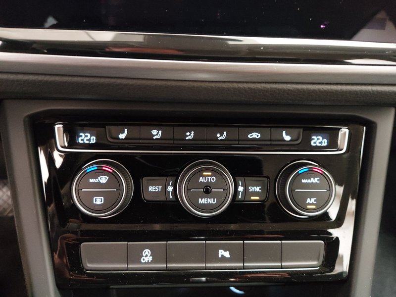 Volkswagen Touran 2.0 TDI Comfortline automatik • ACC • Full LED, fotografija 15