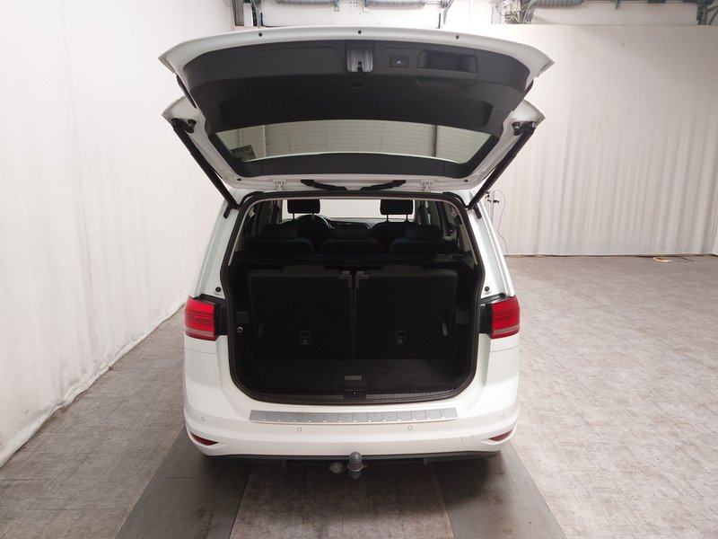Volkswagen Touran 2.0 TDI Highline automatik • ACC • navigacija, fotografija 17