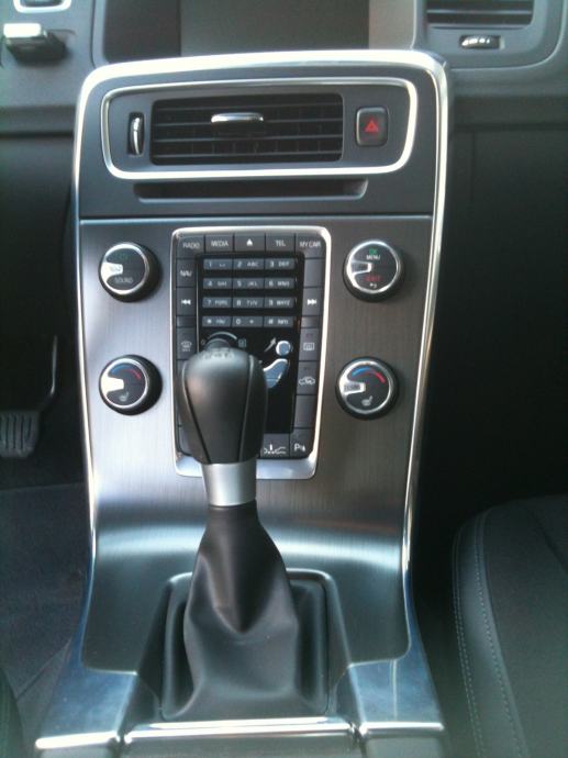 Volvo S60 1.6 DRIVe, navi, City Safety, BLISS, tempomat, 2012 god.