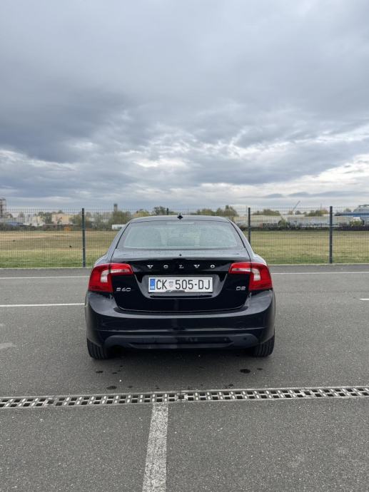 Volvo S60, 1.6 HDi, 2013g. +4kom. zimske gume sa crnim alu felgama 16”, fotografija 5