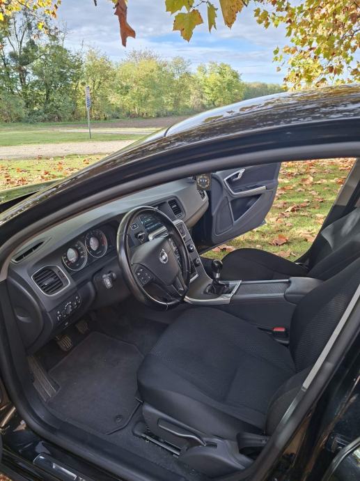 Volvo S60, 1.6 HDi, 2013g. +4kom. zimske gume sa crnim alu felgama 16”, fotografija 7