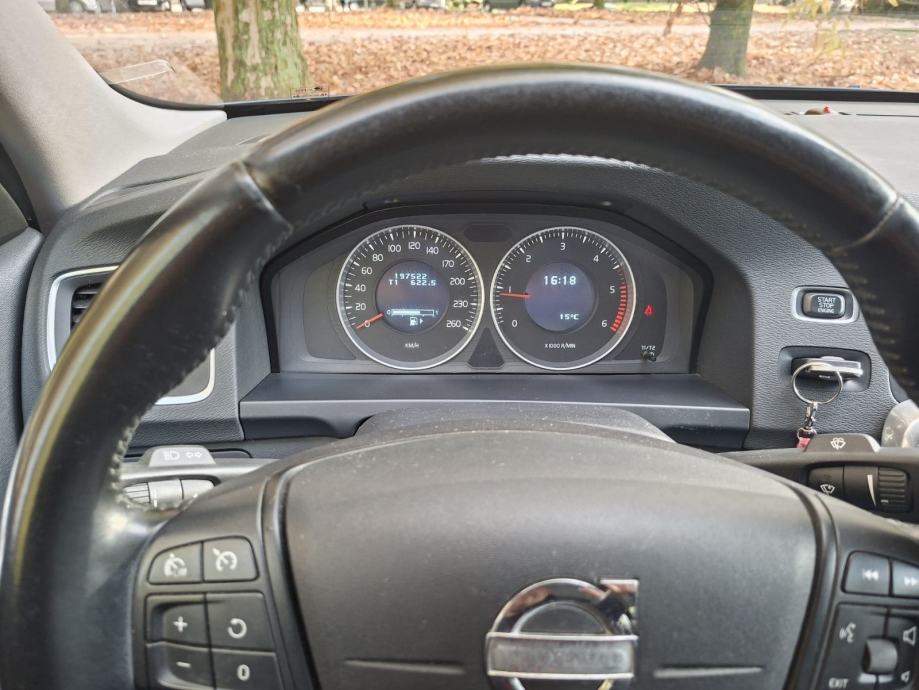 Volvo S60, 1.6 HDi, 2013g. +4kom. zimske gume sa crnim alu felgama 16”, fotografija 8