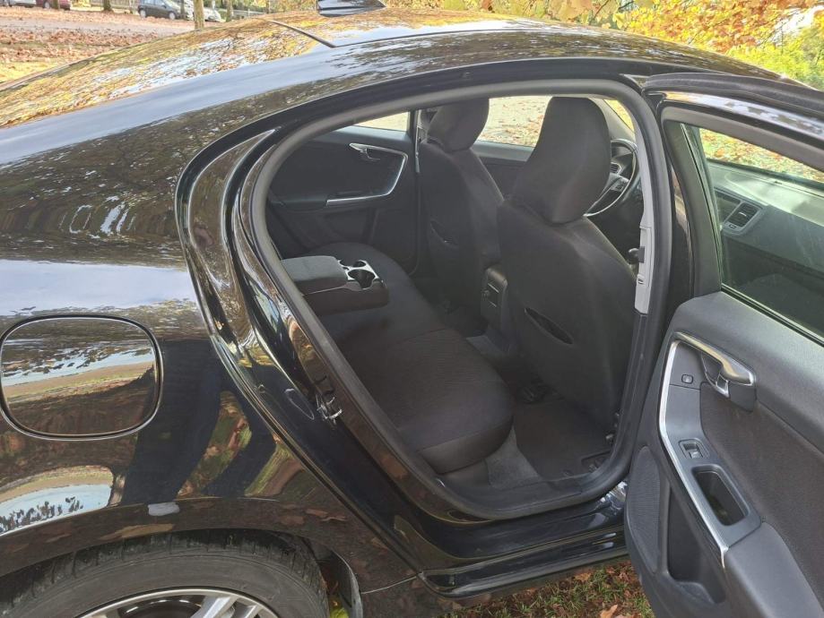 Volvo S60, 1.6 HDi, 2013g. +4kom. zimske gume sa crnim alu felgama 16”, fotografija 10