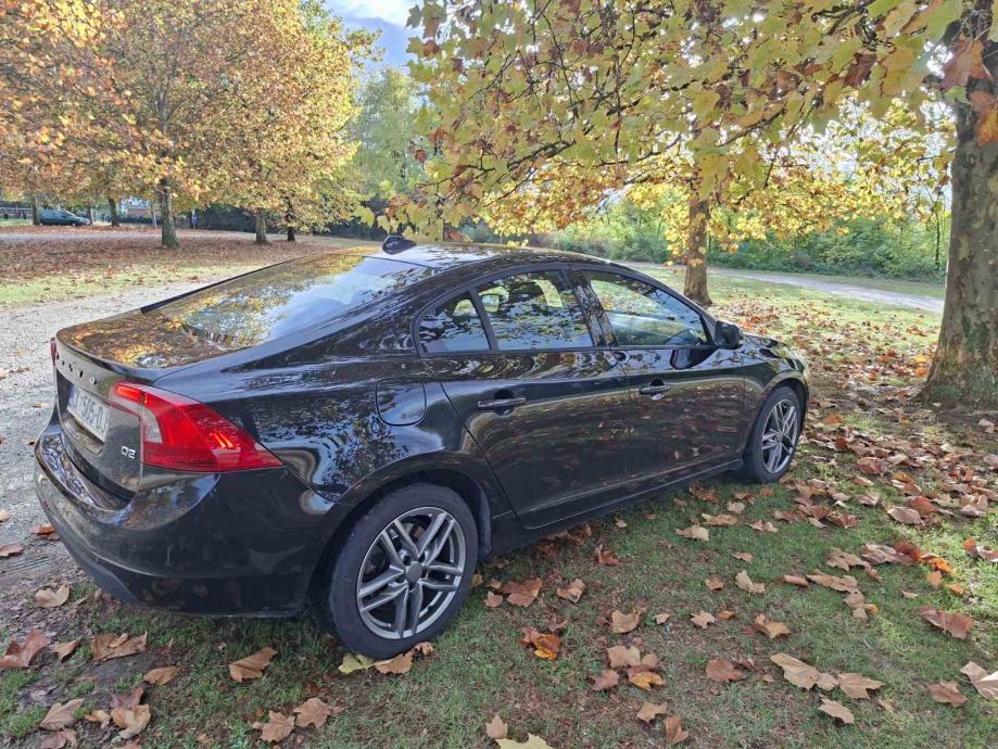 Volvo S60, 1.6 HDi, 2013g. +4kom. zimske gume sa crnim alu felgama 16”, fotografija 11