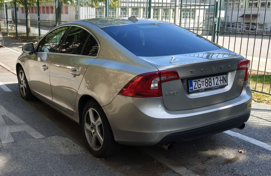 Volvo S60 2,0 T automatik, fotografija 4