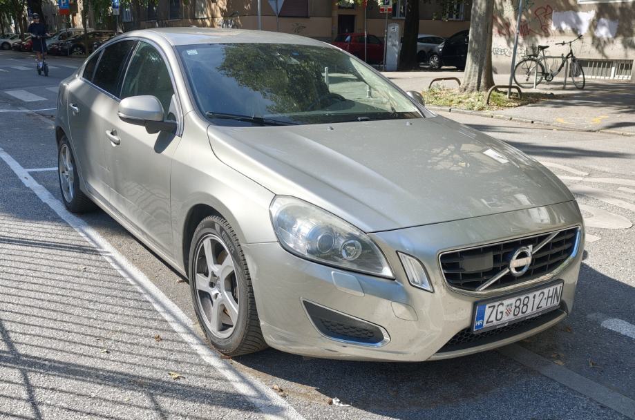 Volvo S60 2,0 T automatik, fotografija 2