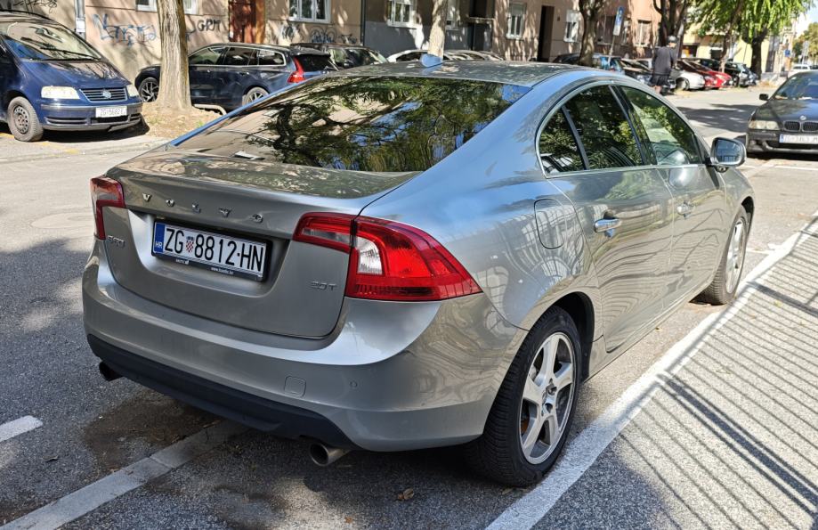 Volvo S60 2,0 T automatik, fotografija 3
