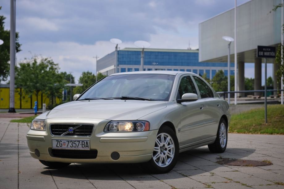 Volvo S60 2,4 D, 2004 god.