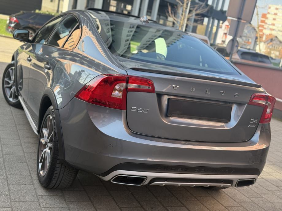 Volvo S60 Cross Country 2.4 / 4x4 AWD / NAVI / FULL OPREMA / D4 /, fotografija 5