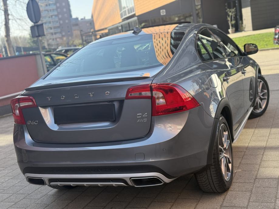 Volvo S60 Cross Country 2.4 / 4x4 AWD / NAVI / FULL OPREMA / D4 /, fotografija 4