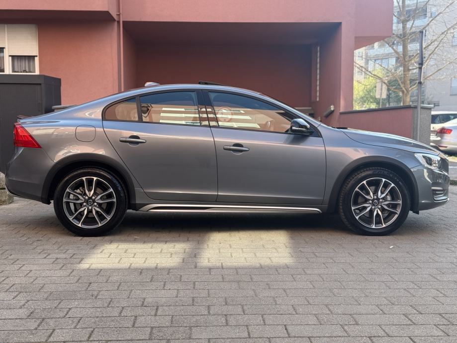 Volvo S60 Cross Country 2.4 / 4x4 AWD / NAVI / FULL OPREMA / D4 /, fotografija 8