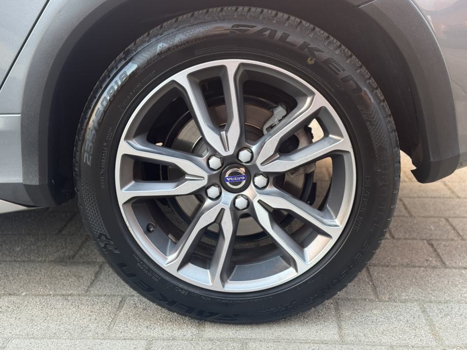 Volvo S60 Cross Country 2.4 / 4x4 AWD / NAVI / FULL OPREMA / D4 /, fotografija 12