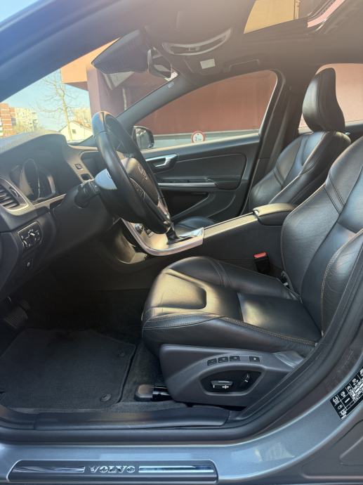 Volvo S60 Cross Country 2.4 / 4x4 AWD / NAVI / FULL OPREMA / D4 /, fotografija 18