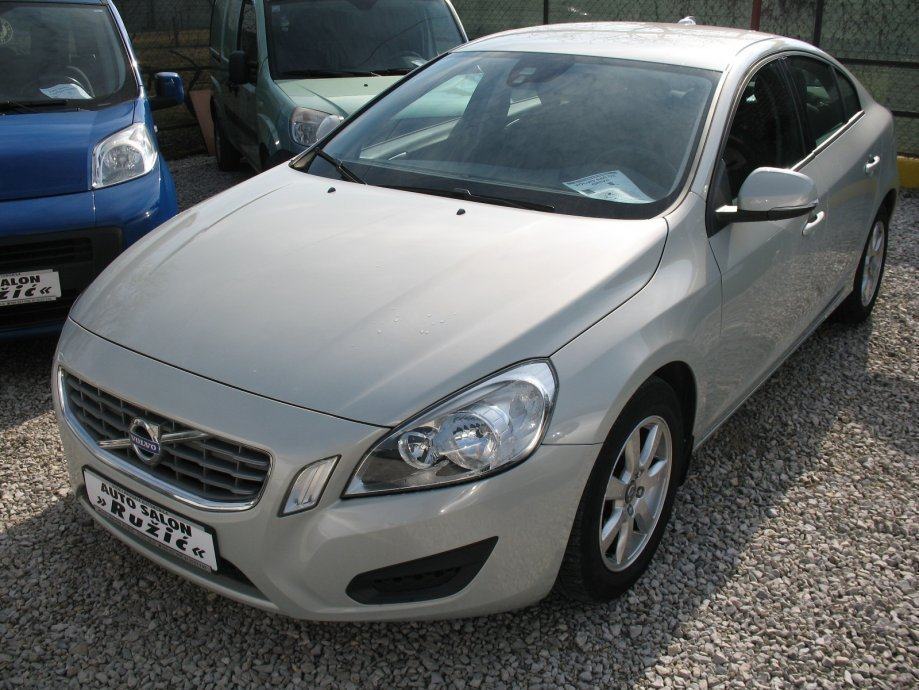 Volvo S60 D2 DRIVe ALU AAC Tempomat City Safety 2011. 10900