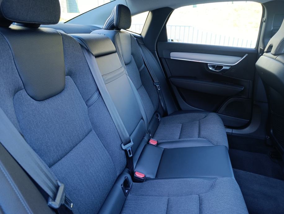 Volvo S90 D4 Momentum Automatik, kupljen u HR, servisna ovlašteni, fotografija 13