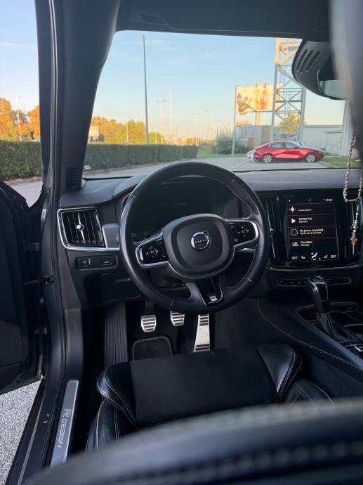 VOLVO S90 D4 R-DESIGN 190 KS | VELIKI SERVIS | REG. 05/27, fotografija 15