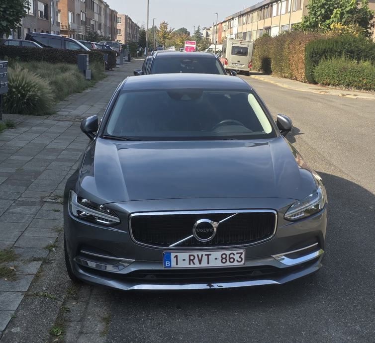 Volvo S90 Momentum D3 Geartronic, fotografija 3