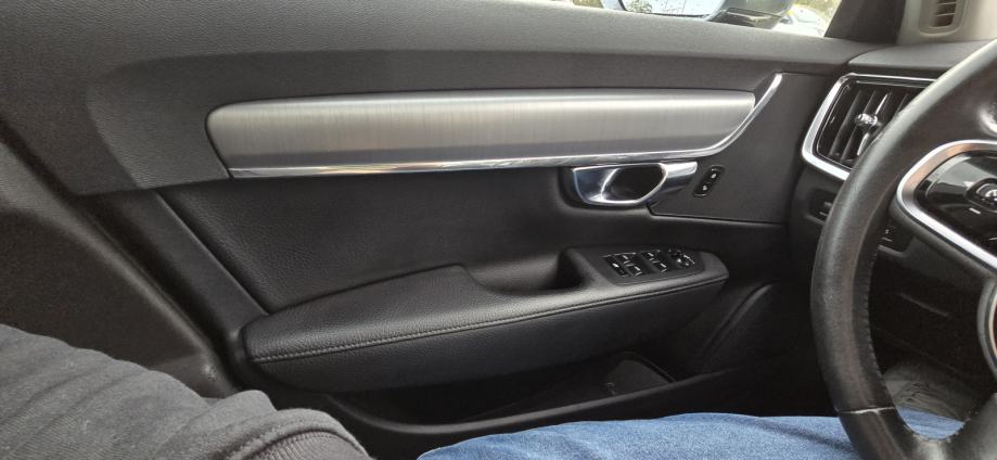 Volvo S90 Momentum D3 Geartronic, fotografija 12