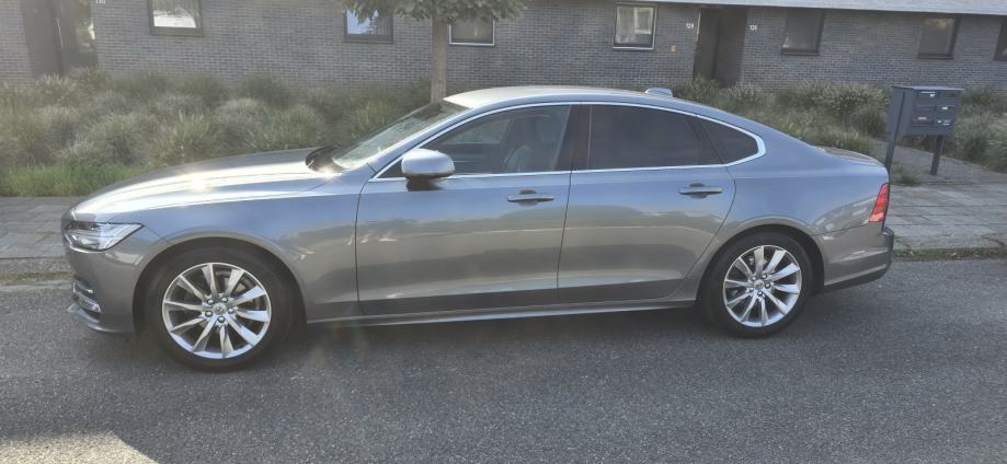 Volvo S90 Momentum D3 Geartronic, fotografija 4
