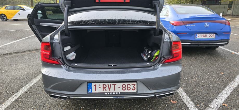 Volvo S90 Momentum D3 Geartronic, fotografija 9