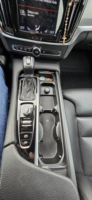 Volvo S90 Momentum D3 Geartronic, fotografija 10