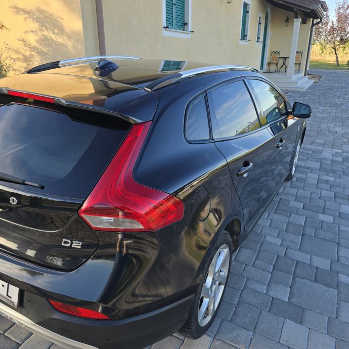Volvo V40 Cross Country R-DESIGN automatik + originalni dodatni paketi, fotografija 11
