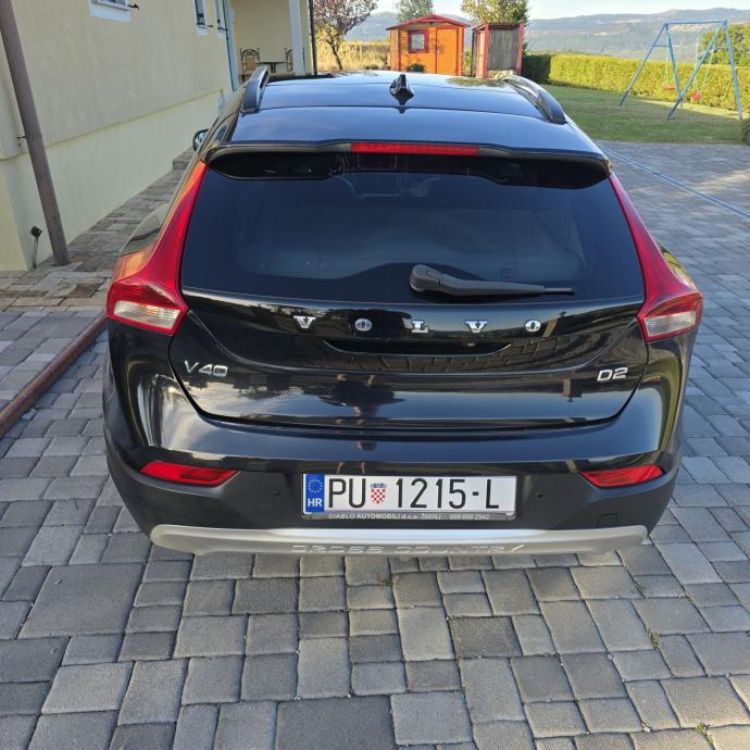 Volvo V40 Cross Country R-DESIGN automatik + originalni dodatni paketi, fotografija 10