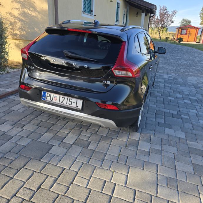 Volvo V40 Cross Country R-DESIGN automatik + originalni dodatni paketi, fotografija 12
