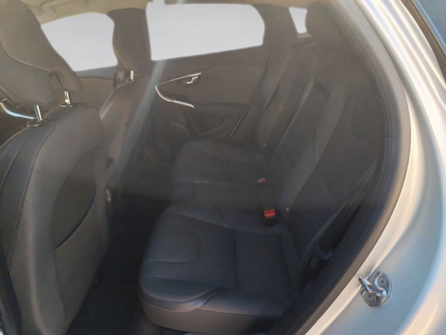 Volvo V40 Cross Country T3, fotografija 17