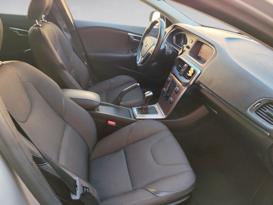 Volvo V40 Cross Country T3, fotografija 18